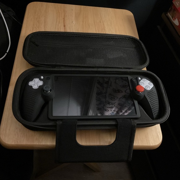 Black Handheld Gaming Console - Picture 6 of 8